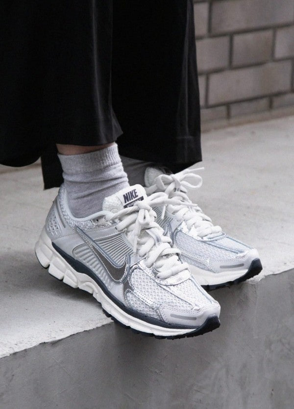 Nike Zoom Vomero 5 Photon Dust Metallic Silver Women's
