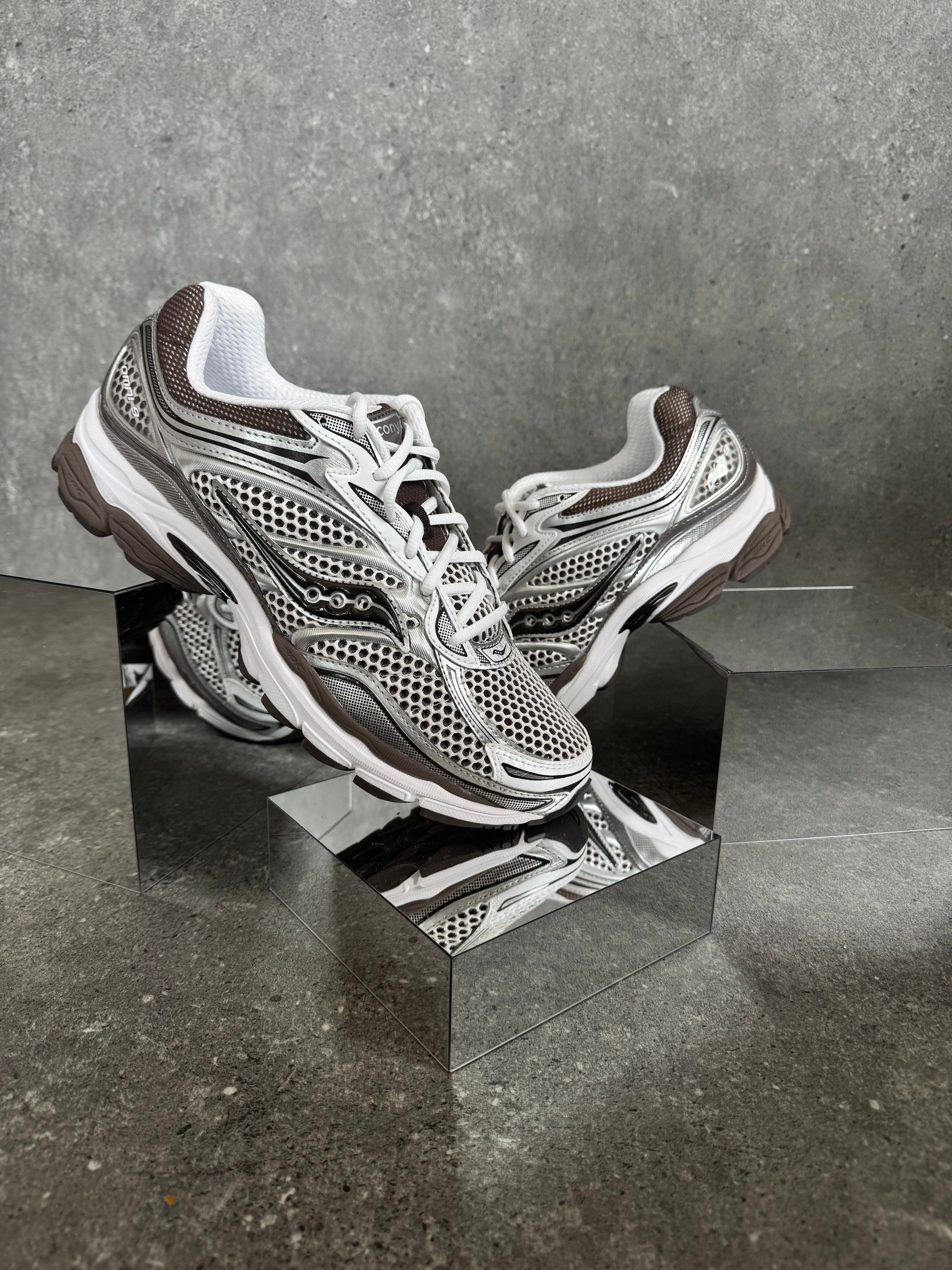 Saucony ProGrid Omni 9 OG White Brown