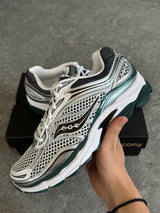 Saucony ProGrid Omni 9 White Pine Green Men's