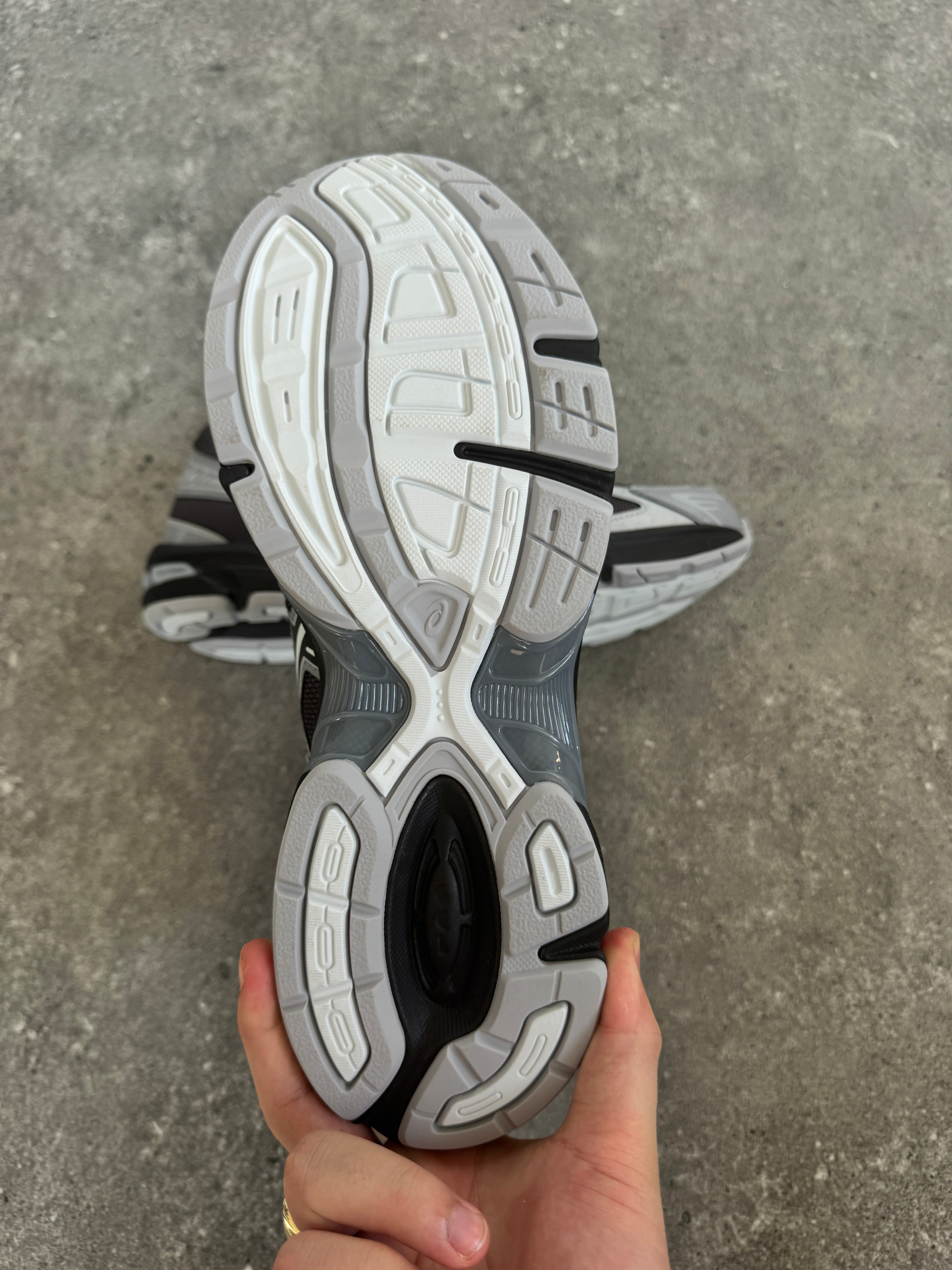 ASICS GEL-1130 Graphite Grey Gravel